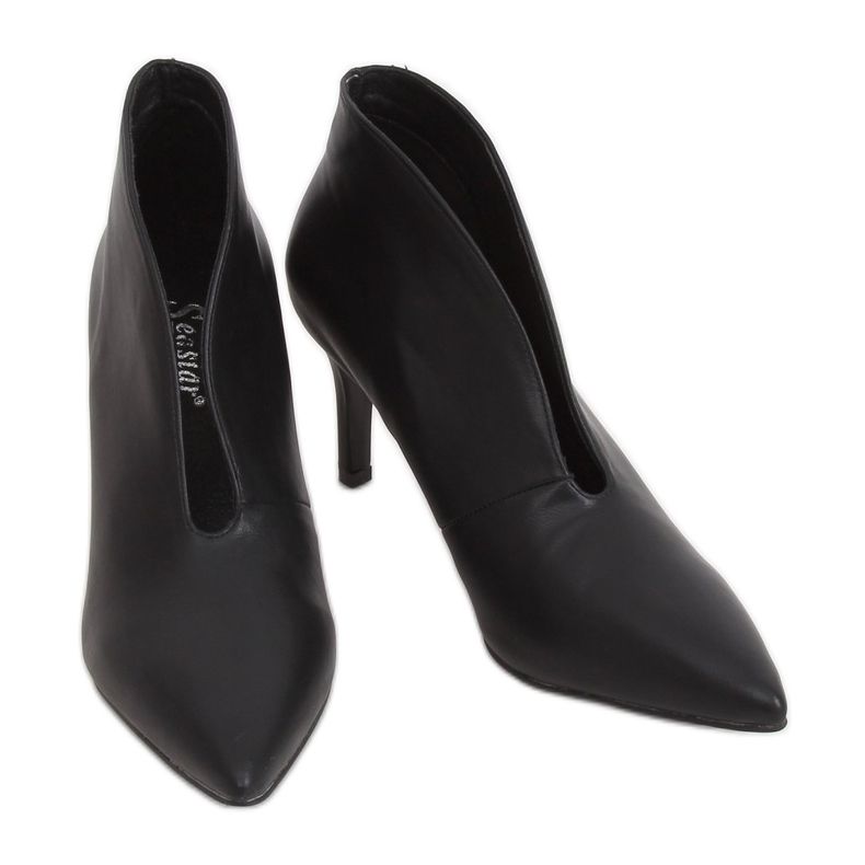 Černé boty na černém špendlíku NS126P černá