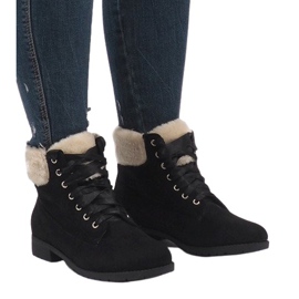 Černé izolované šněrovací boty C-7100 černý