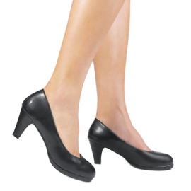 Černé pumpy na sloupku XF09-1 černý