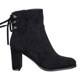 Svázané boty na příspěvku VINCEZA černý