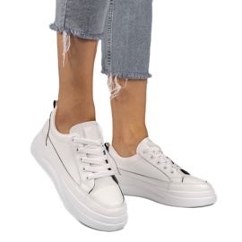 Bílé tenisky na vyšší podrážce R50 bílý černý