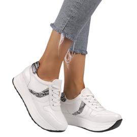 Bílé sportovní boty, tenisky BK-20 bílý