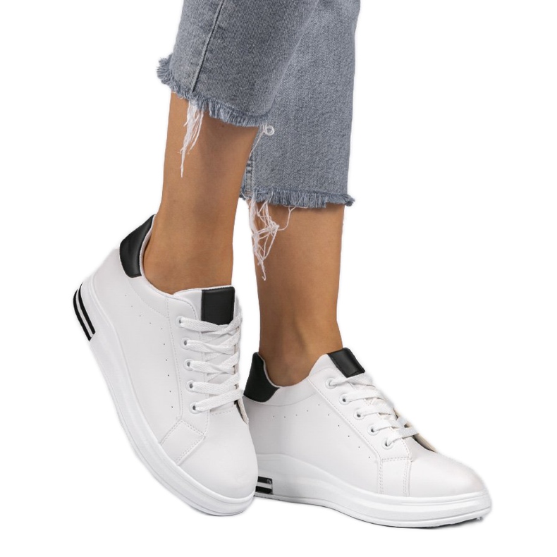 Bílé tenisky na klínových teniskách 1061 bílý černá