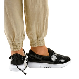 Černé a bílé nazouvací sportovní boty B120-1 černá