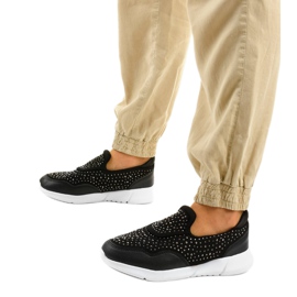 Černé a bílé nazouvací sportovní boty B84-1 bílý