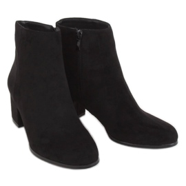 Černá Kozačky na nízkém podpatku L7196A Black černý