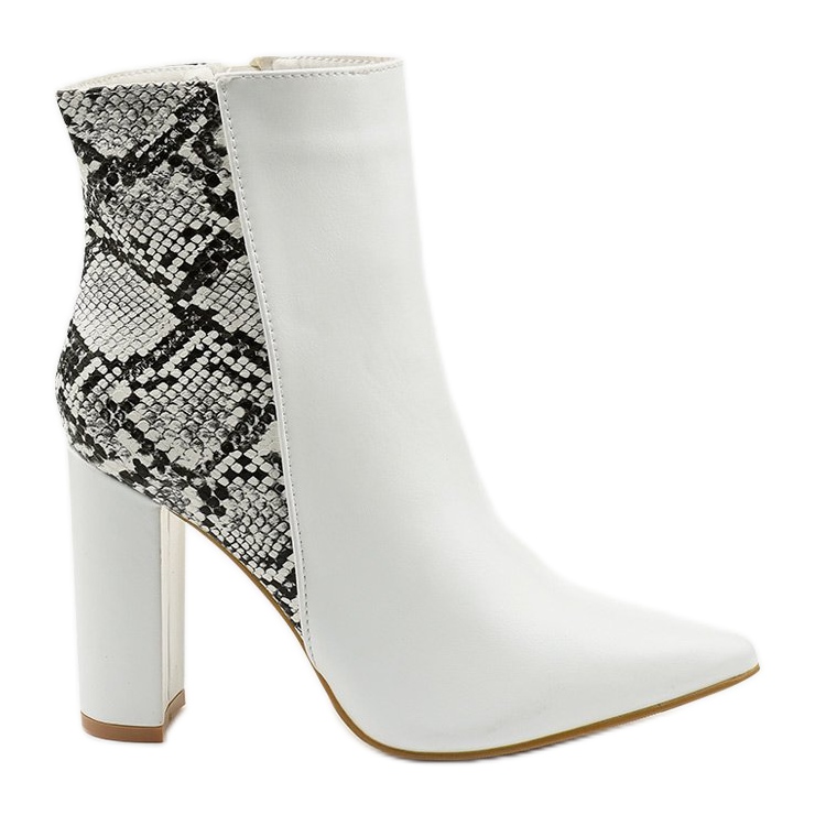 Bílé boty na sloupku Shyvia bílý