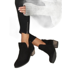 Černé boty s vyříznutou černou CM-8M4-1 Black černý