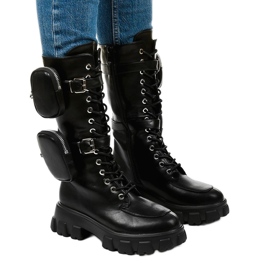 Černé kozačky na masivní podrážce Speculation černá