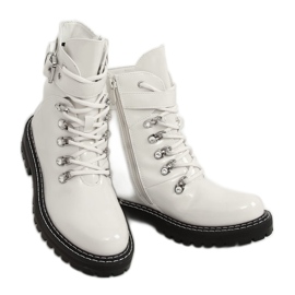 Bílé lakované dámské boty 8120-PA White bílý