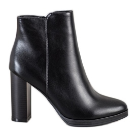 Ideal Shoes Klasické kozačky na vysokém podpatku černý