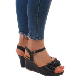Sandály na klínu WF-61 Black černý