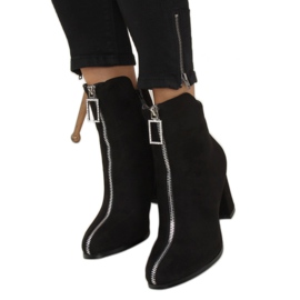 Černé kozačky na vysokém podpatku 0-320 Black černá