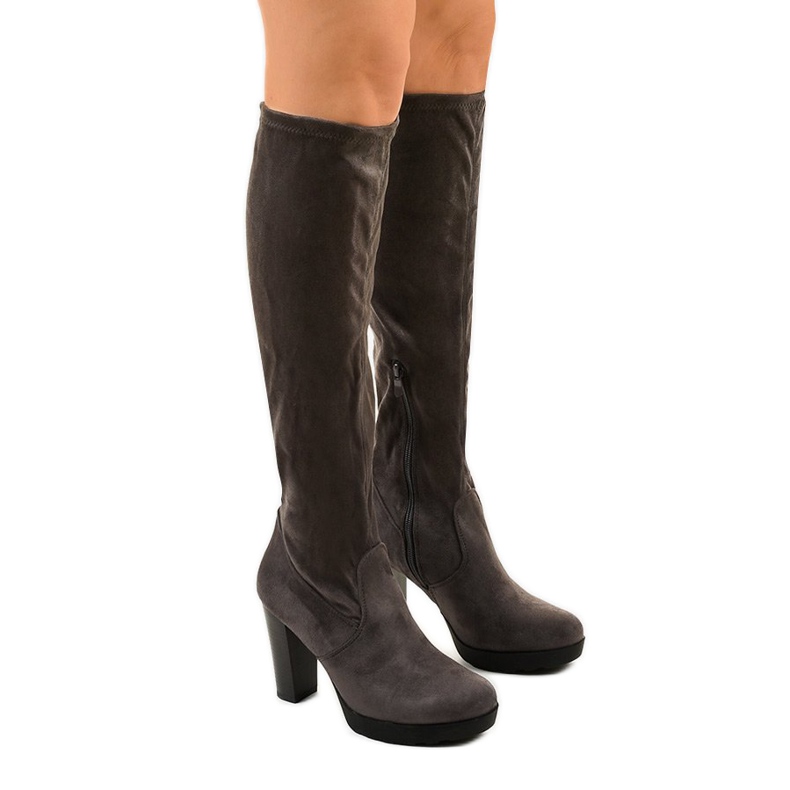 Šedé kozačky na sloupku z eko semiše Funnyfreeze šedá