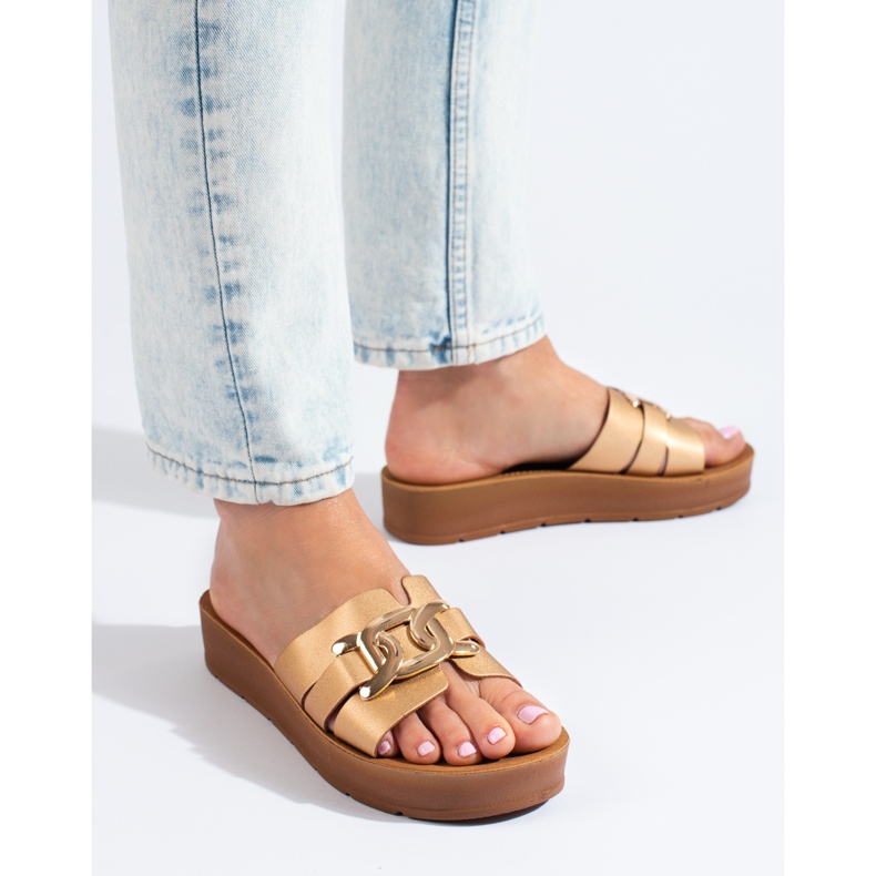 Dámské zlaté pantofle Shelovet na platformě zlatý 1