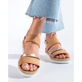 Dámské hnědé sandály Shelovet na klínku hnědý 1