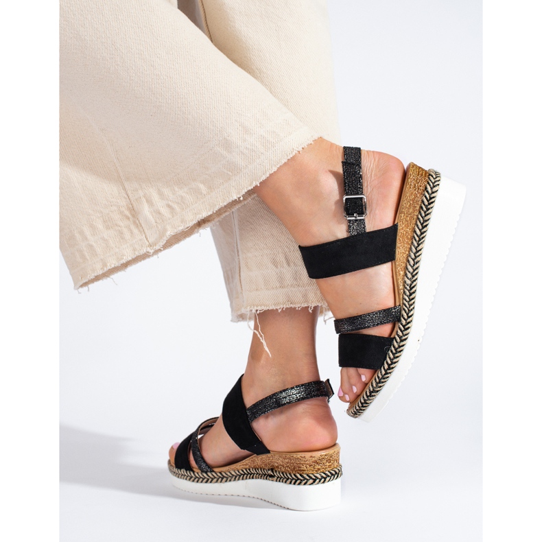 SHELOVET Černé dámské sandály na klínku černá 1