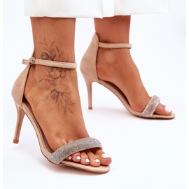 Semišové sandály na vysokém podpatku s béžovými kamínky 2