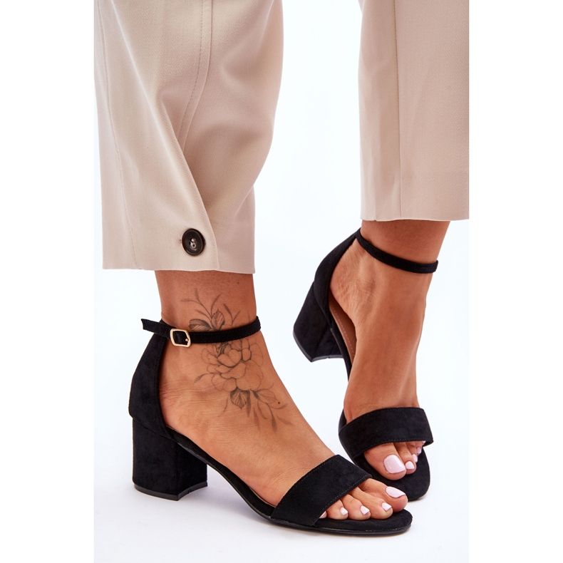 Černé klasické semišové sandály na líbánky na nízkém podpatku černá 1