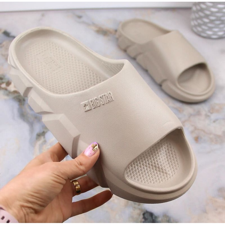 Pantofle Big Star W LL274593 INT1882 béžový 1 Pantofle Big Star W LL274593 INT1882 béžový 1