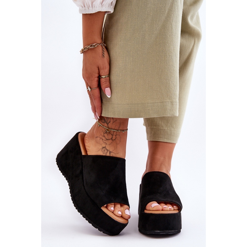 Dámské Pantofle Na Masivní Platformě Černá Martina 1 Dámské Pantofle Na Masivní Platformě Černá Martina 1