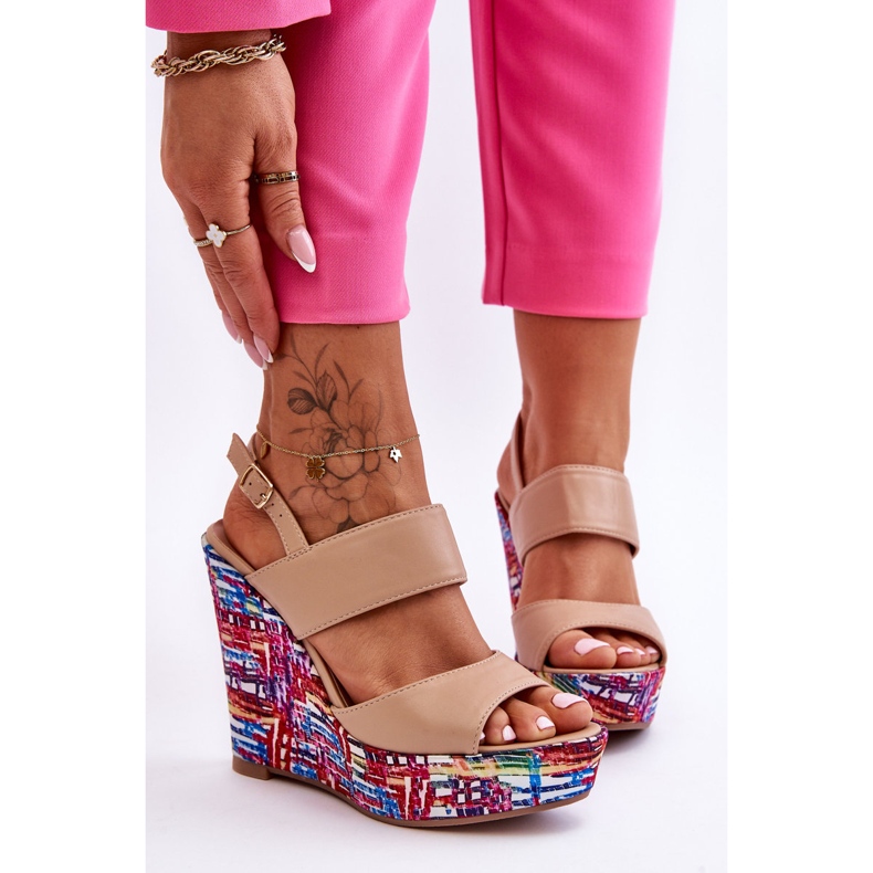 Calderia dámské sandály na klínu béžové béžový 1 Calderia dámské sandály na klínu béžové béžový 1