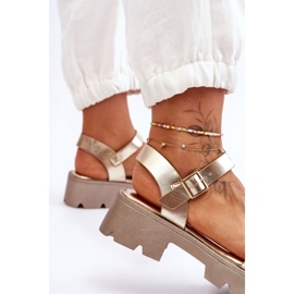 Dámské kožené sandály se zlatým zdobením Emori 2