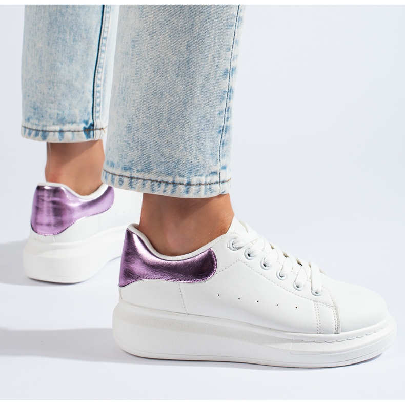 Bílé dámské sportovní boty Shelovet bílý 2