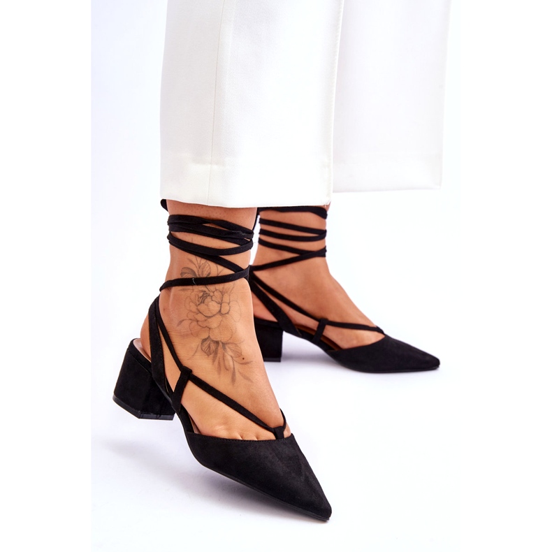 Černé lodičky Carlotte s uzlíkem na nízkém podpatku černá 3