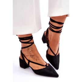 Černé lodičky Carlotte s uzlíkem na nízkém podpatku černá 4