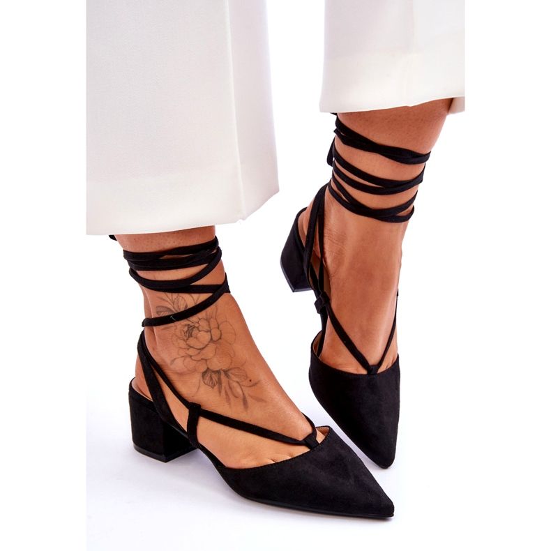 Černé lodičky Carlotte s uzlíkem na nízkém podpatku černá 4