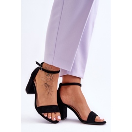 Černé semišové sandály Madame na vysokém podpatku černá 1