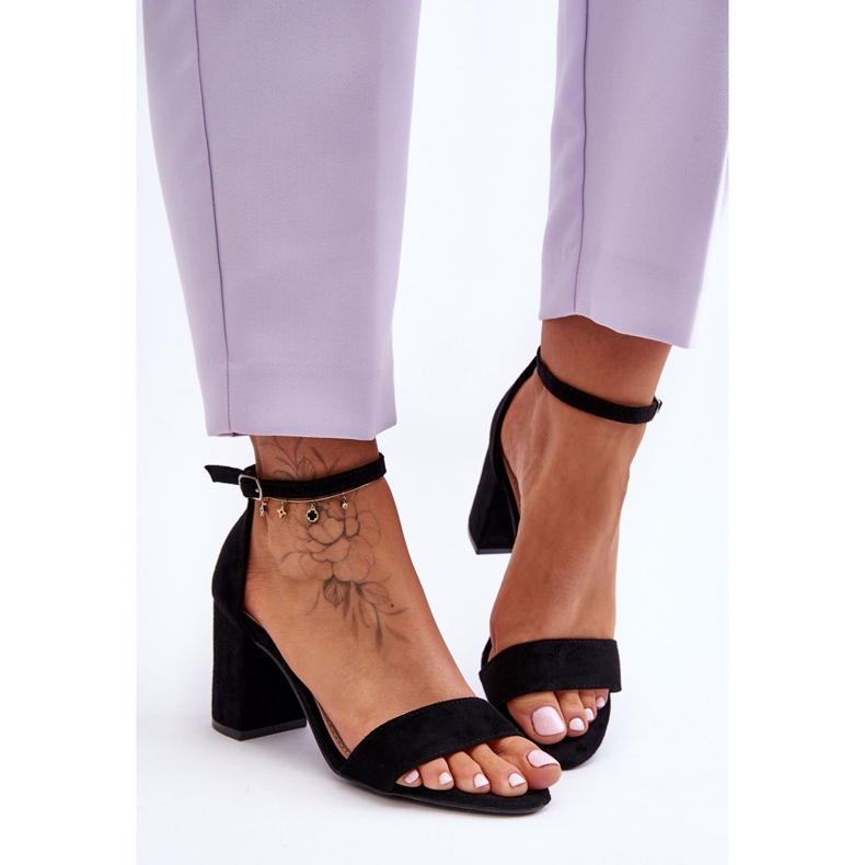 Černé semišové sandály Madame na vysokém podpatku černá 2