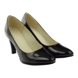 Černě lakovaná čerpadla ZUZA 128 černý 4