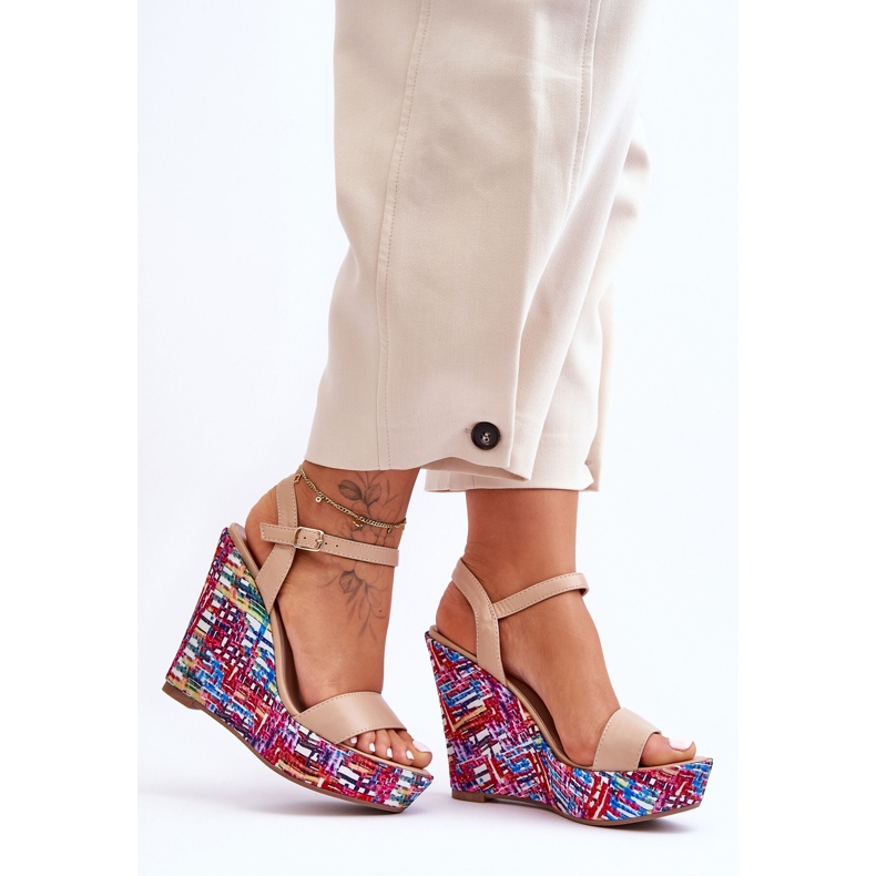 Dámské Sandály Na Barevném Béžovém Klínu Malibu béžový 2