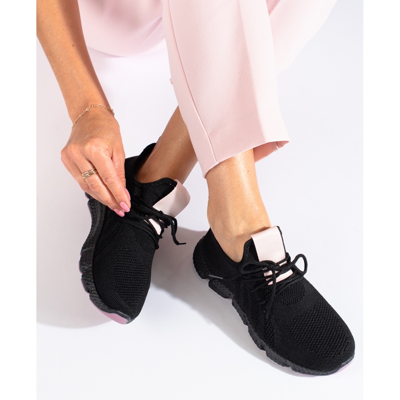 Černé lehké sportovní boty Shelovet černá 1