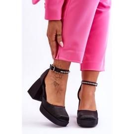 Módní lodičky na masivních podpatcích se zirkony Black Adel černá 1 Módní lodičky na masivních podpatcích se zirkony Black Adel černá 1