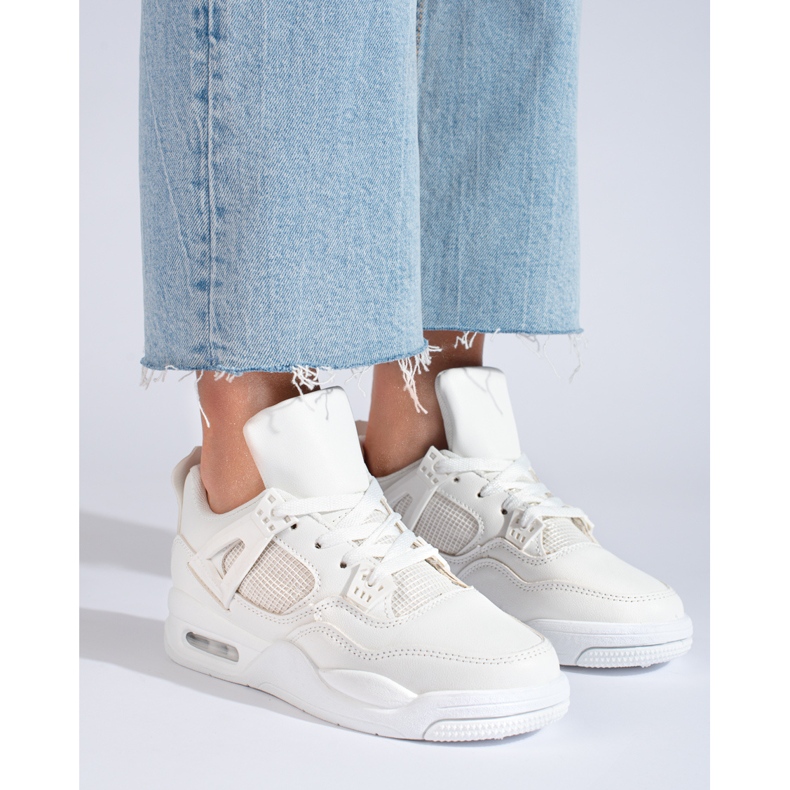 Bílé tenisky se silnou podrážkou od Shelovet bílý 1