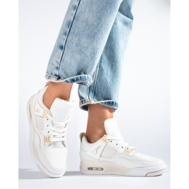 Bílé tenisky se silnou podrážkou od Shelovet bílý 1