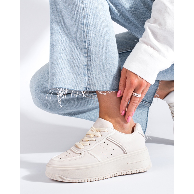 Krémové tenisky na vysoké platformě od Shelovet béžový 1