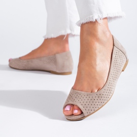 Dámské béžové prolamované baleríny Shelovet béžový 1