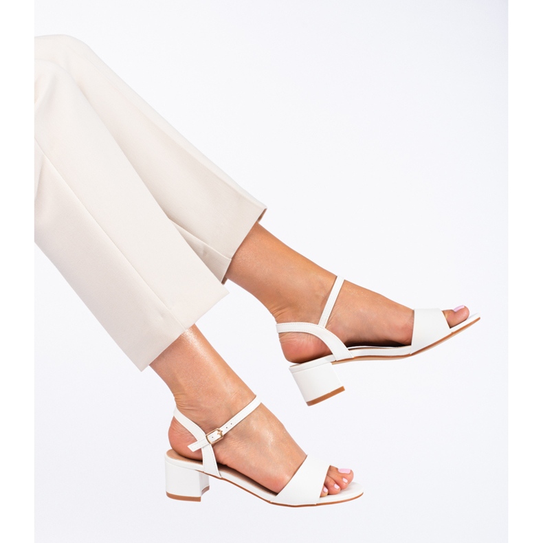 Dámské bílé sandály na sloupku Shelovet bílý 1