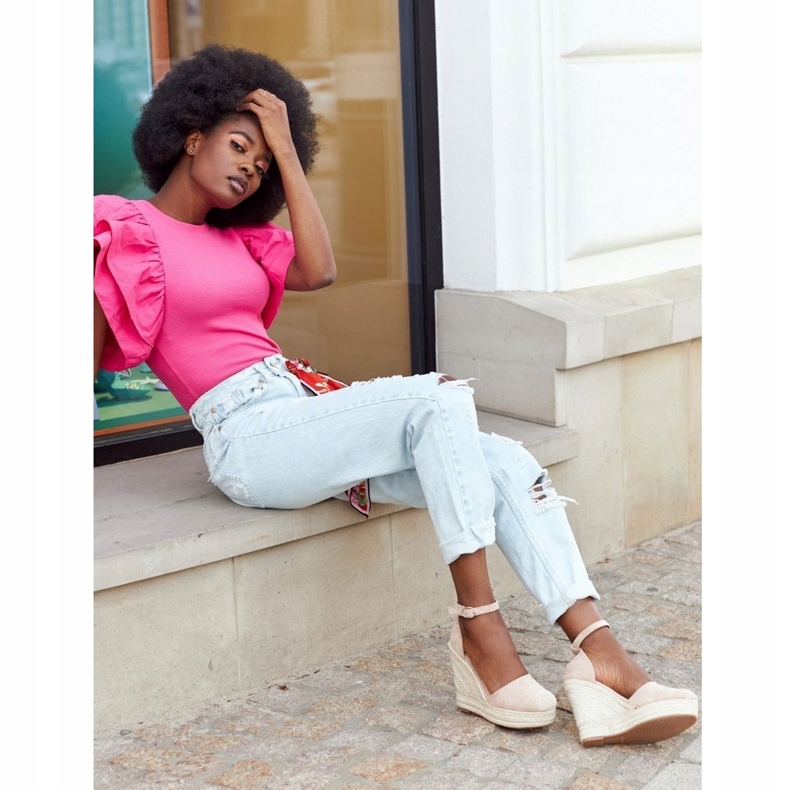 Béžové klínové sandály s copánky béžový 4