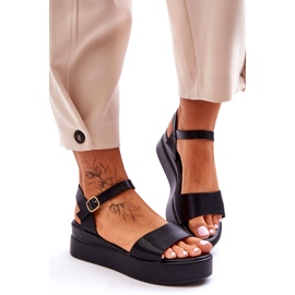 Pohodlné kožené sandály na klínu černá Tifena 2