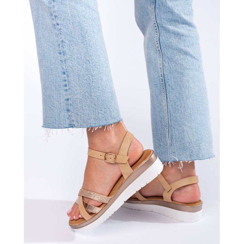 Shelovet béžové sandály na klínku hnědý 1