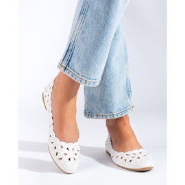 Prolamované dámské bílé baleríny Shelovet bílý 1