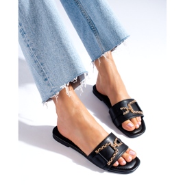 Černé dámské klouzačky se zlatou přezkou od Shelovet černá 1