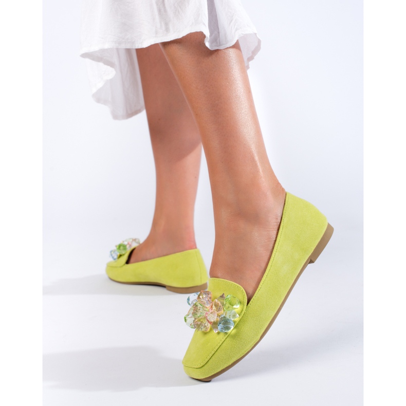 Zelené semišové mokasíny s krystaly od Shelovetu zelená 1