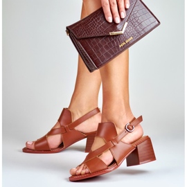 La.Fi Hnědé kožené sandály na jehlách hnědý 1