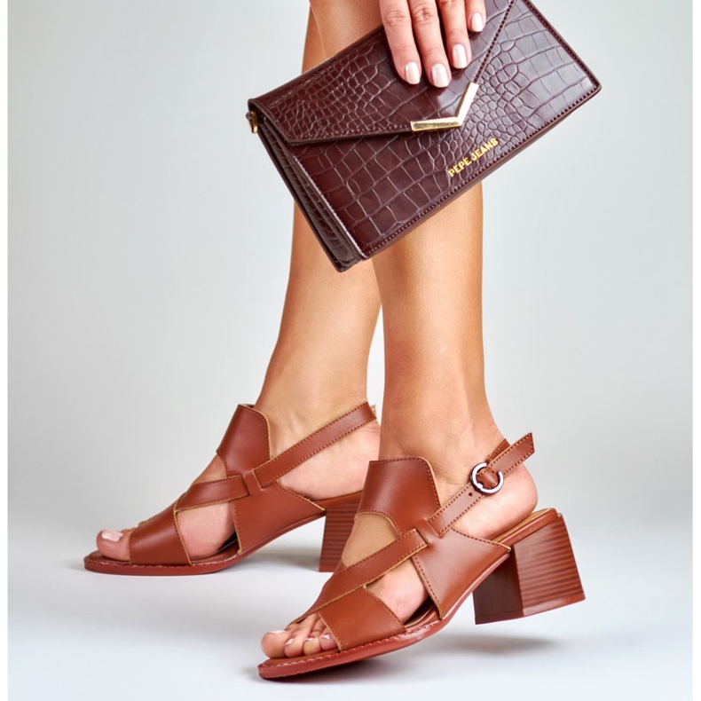 La.Fi Hnědé kožené sandály na jehlách hnědý 1